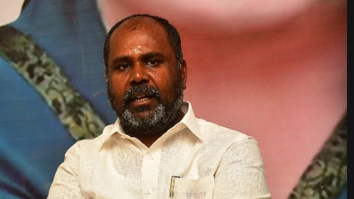 `காழ்ப்புணர்ச்சியை கைவிடுங்கள்'- வேலுமணிக்கு ஆதரவளிக்கும் உதயகுமார்