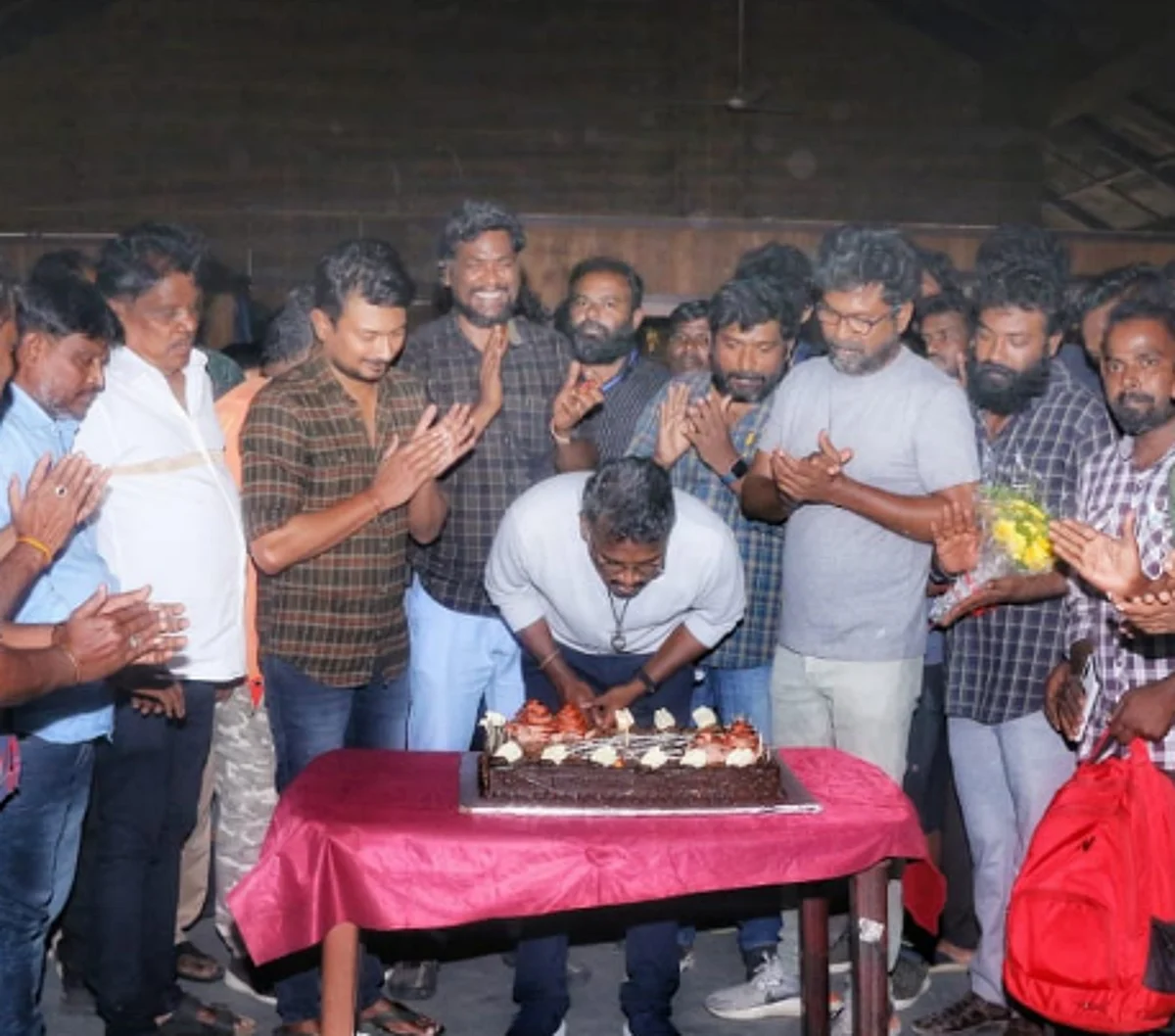 ‘மாமன்னன்’ படப்பிடிப்பில் பிறந்த நாள் கொண்டாடிய மாரி செல்வராஜ்