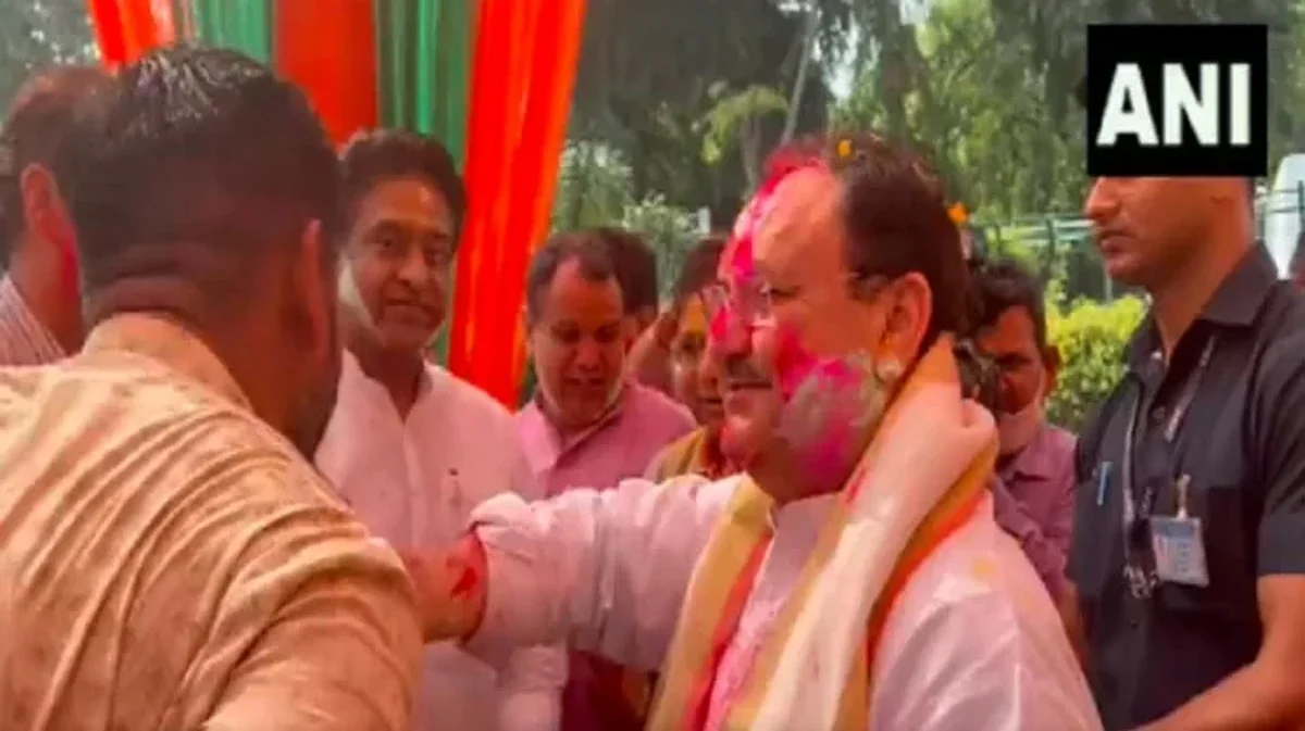 அரசியல் தலைவர்களின் `ஹோலி' குதூகலம்