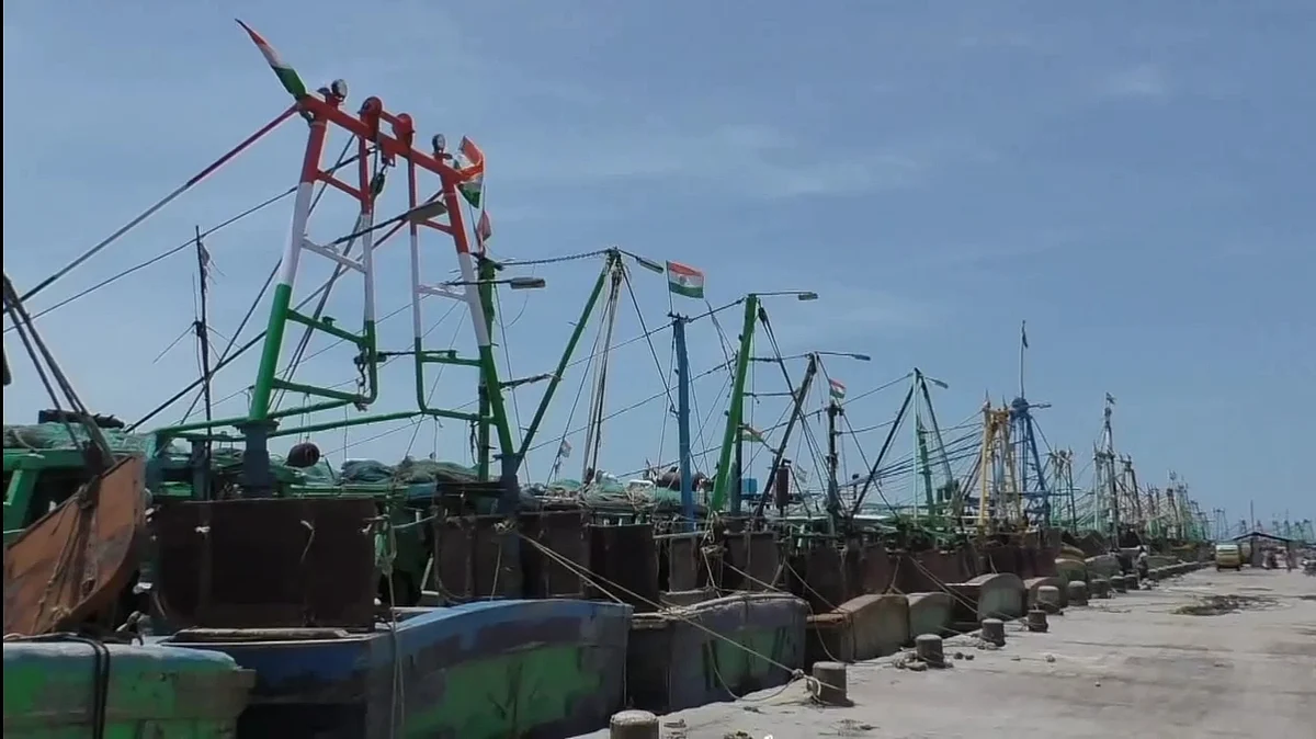 திடீரென எகிறிய டீசல் விலை: தொழிலைப் புறக்கணித்த மீனவர்கள்