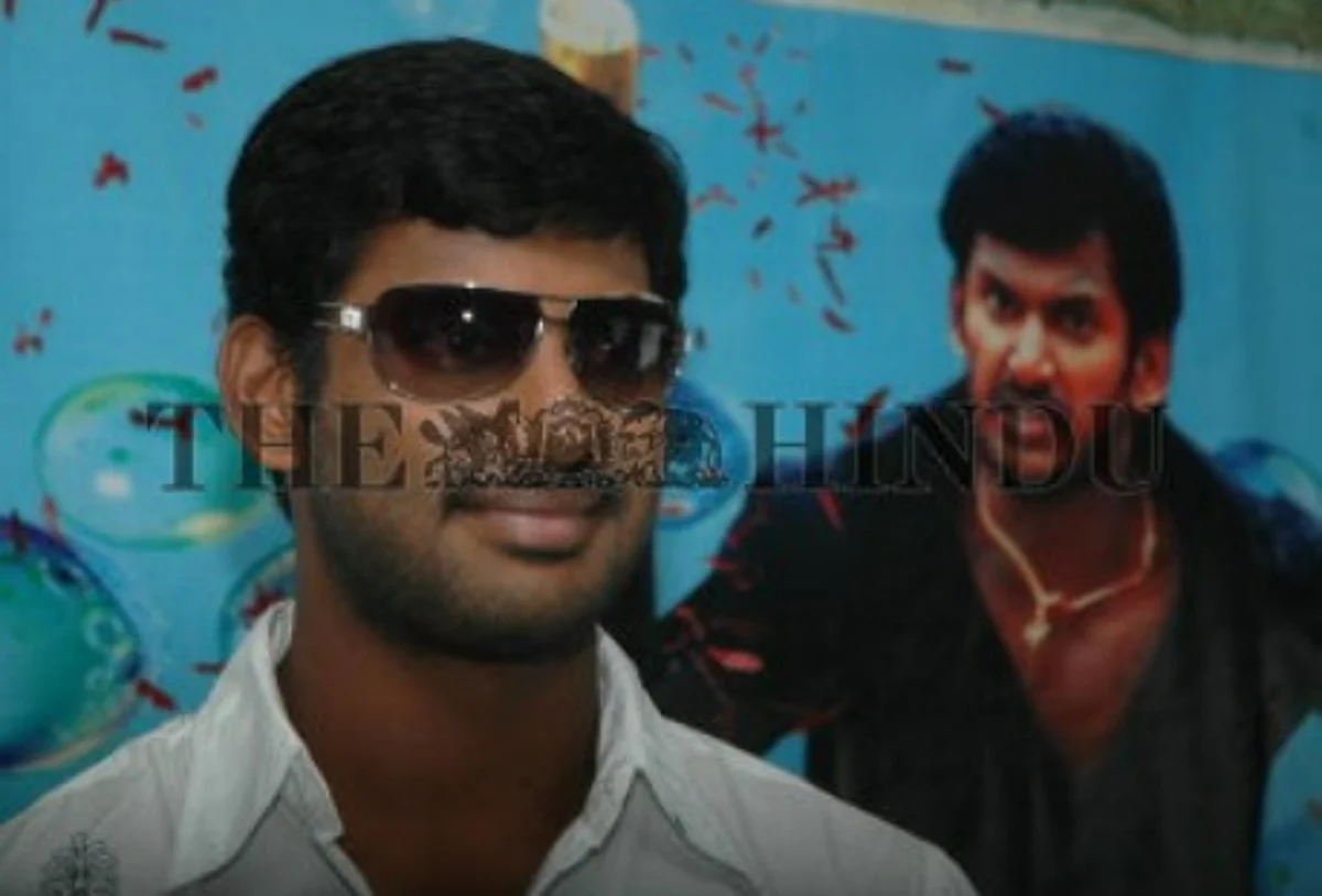 ’லத்தி’ படப்பிடிப்பில் மீண்டும் இணைகிறார் விஷால்