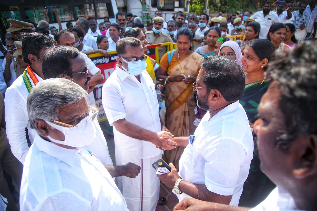 மறைமுகத் தேர்தல் அன்று சுரேஷ்ராஜனுடன், மகேஷ் .