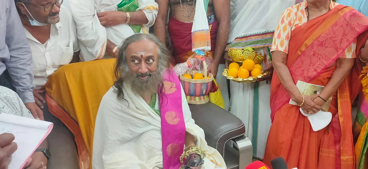 இலங்கை மக்களுக்கு உதவ குழு அனுப்பி வைப்பு: ஸ்ரீ ஸ்ரீ ரவிசங்கர்