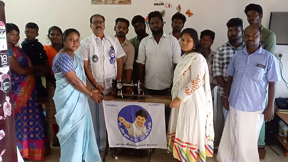 மகளிர் தினத்தில் இளம்பெண்ணை நெகிழவைத்த விஜய் மக்கள் இயக்கம்