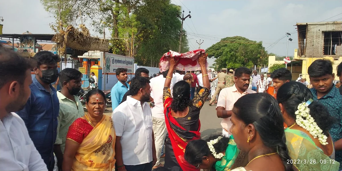 வெள்ளலூர் பேரூராட்சியை
கைப்பற்றியது அதிமுக!