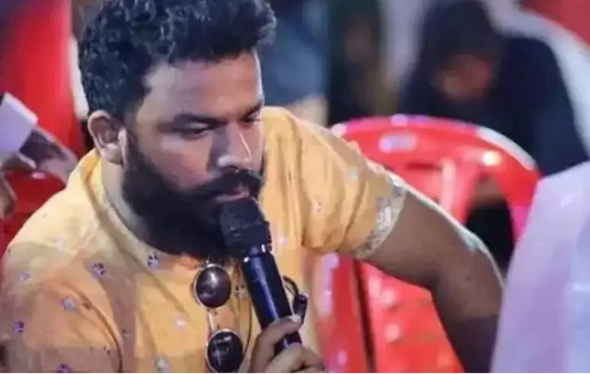 பாலியல் வன்கொடுமை புகார்: சங்கத்தில் இருந்து இயக்குநர் நீக்கம்