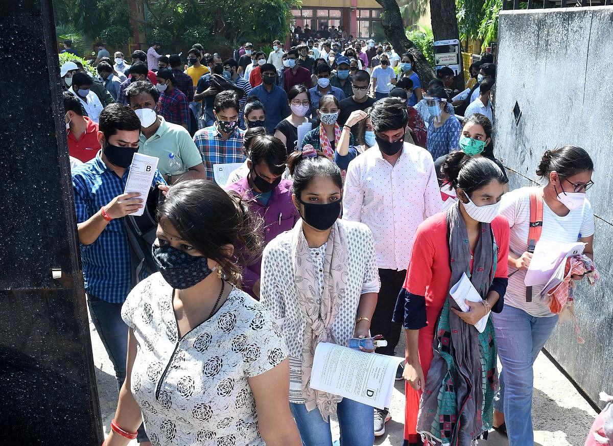 வேலை தேடுவோருக்கு வழிகாட்டும் வானொலி நிகழ்ச்சி!
