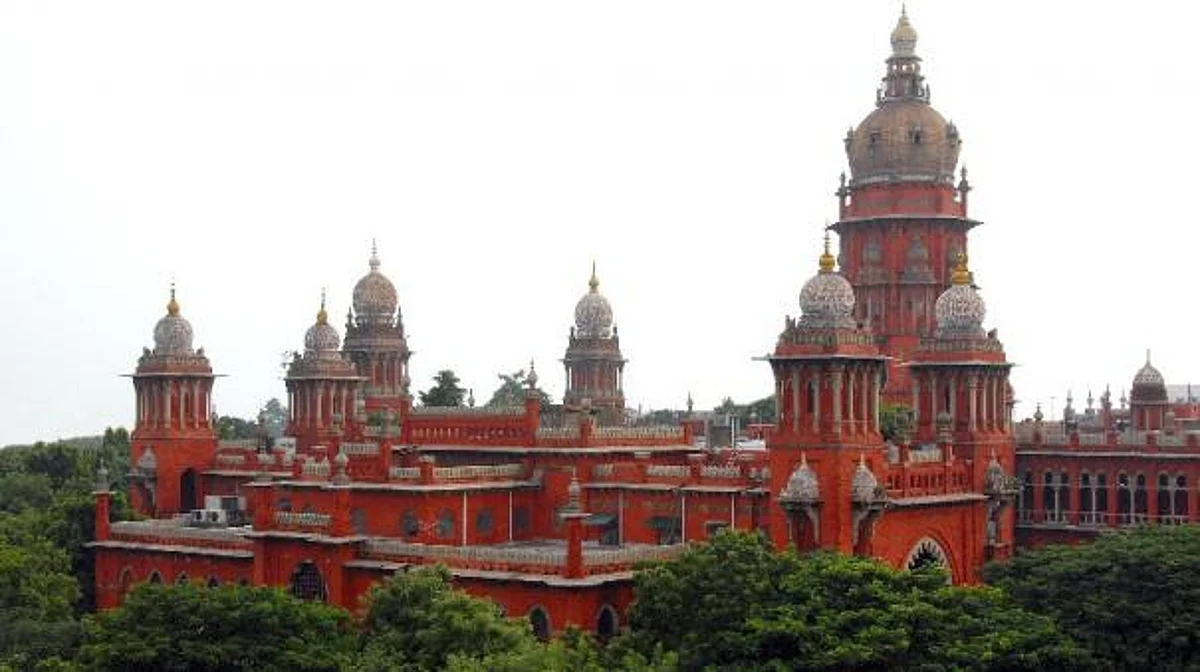 'இந்த வழக்கு விசாரணைக்கு உகந்ததல்ல!' : அதிமுக மனு அதிரடியாக தள்ளுபடி