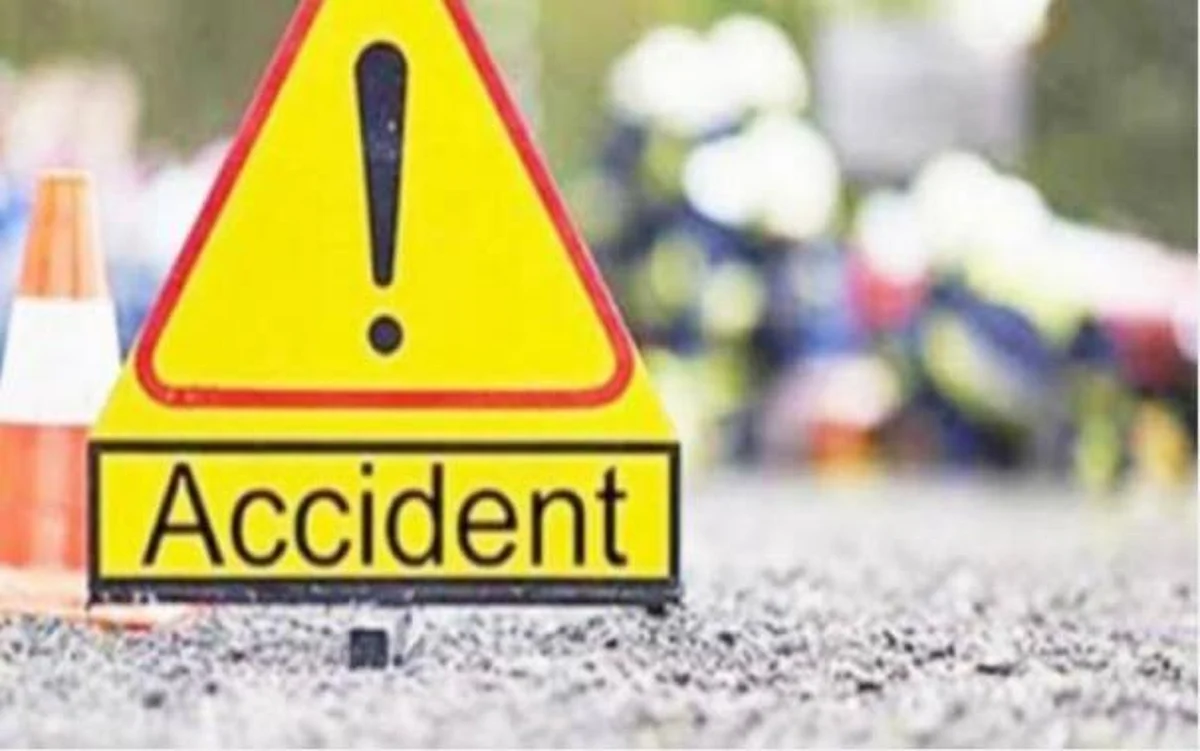 லாரியின் அடியில் சிக்கிய கார்… பறிபோன உயிர்கள்: ஹைவேயில் நடந்த பயங்கரம்!