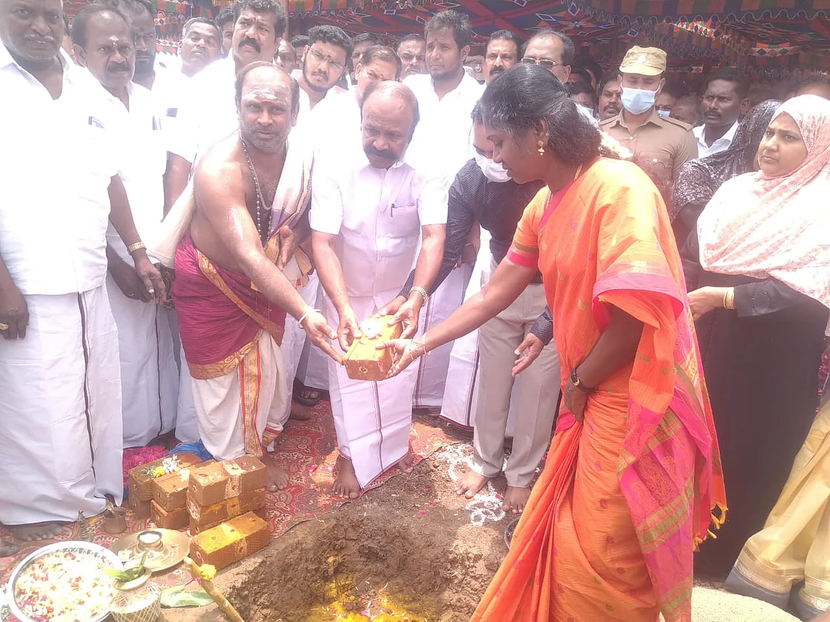 சாதிக்காக சோதிக்கிறாரா பெரியகருப்பன்?