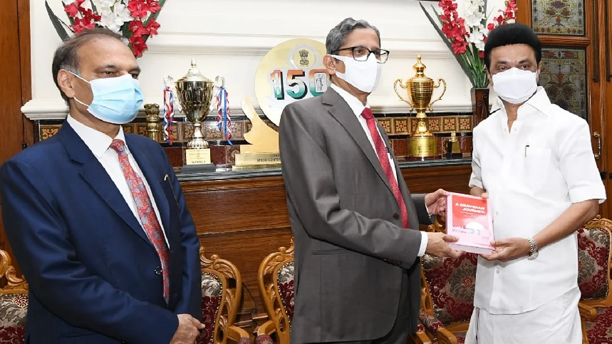 `மொழிக்காக முதலில் வருபவர்கள் தமிழர்கள்'- உச்ச நீதிமன்ற தலைமை நீதிபதி புகழாரம்