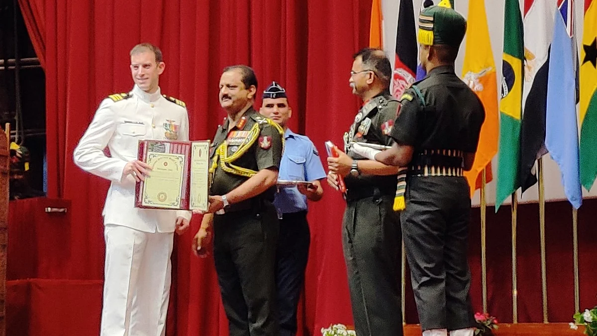வெலிங்டன் பயிற்சி கல்லூரியில் 479 அதிகாரிகளுக்கு பட்டம்!