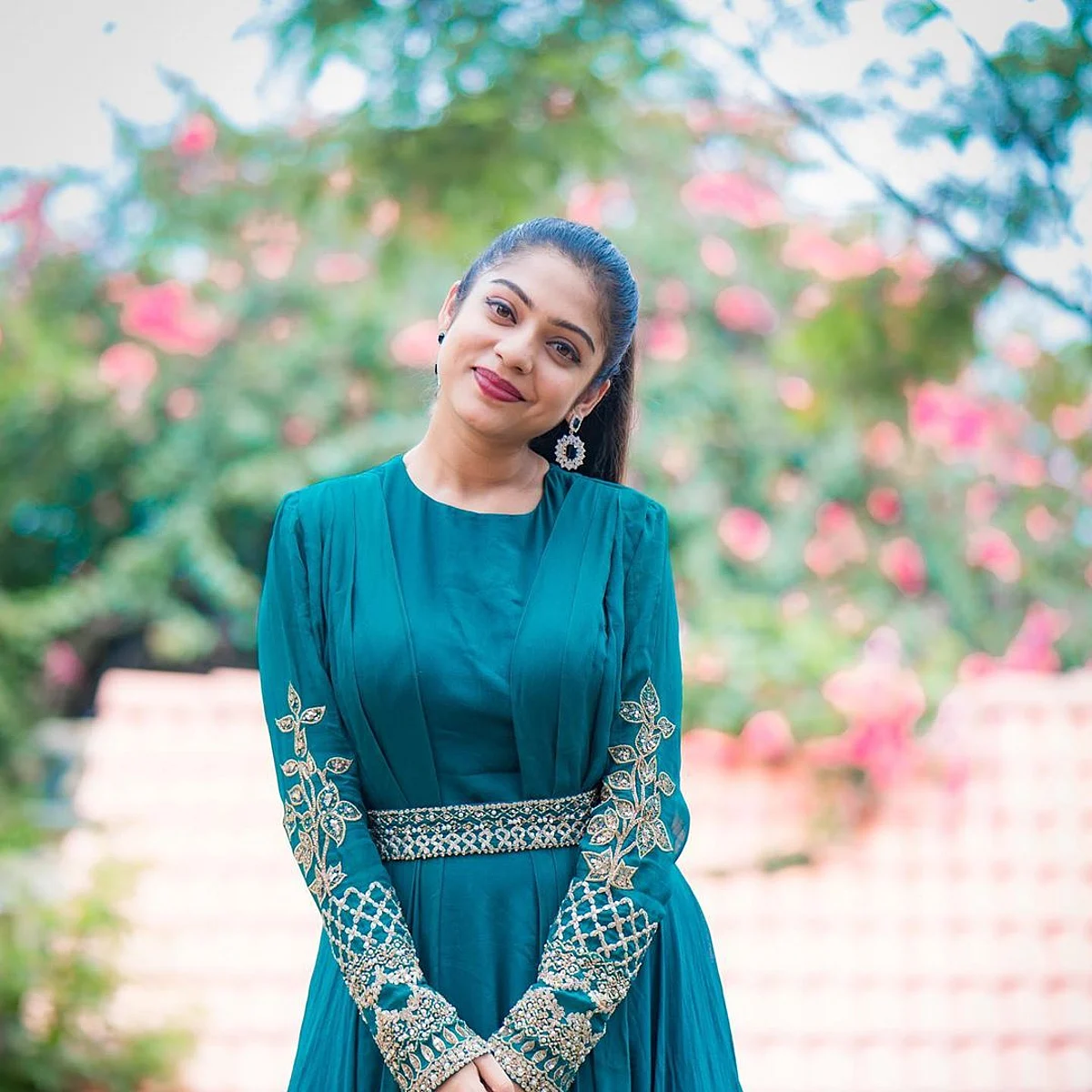 `பீஸ்ட்' படத்தை தெறிக்கவிட நானும் ஆர்வமாக உள்ளேன்'- நடிகை வர்ஷா பொல்லம்மா