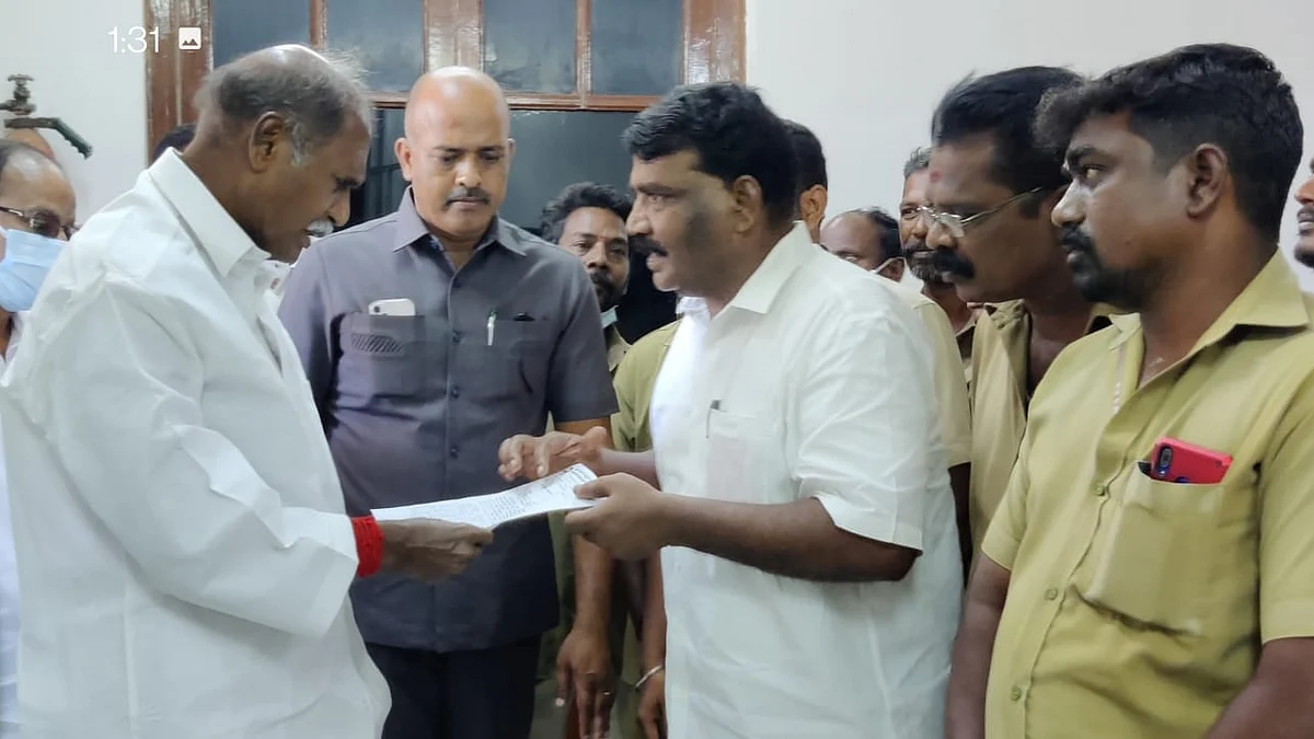 `ஆந்திராவைப் போல் ஆட்டோக்களுக்கு எஃப்சி எடுக்க ரூ.10 ஆயிரம் கொடுங்கள்'