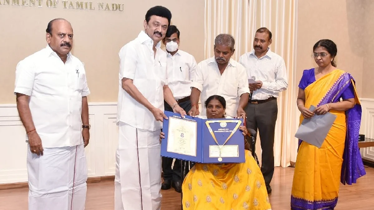 `வாழும் கைவினைப் பொக்கிஷம்'- சாதித்த 10 பேரை சிறப்பித்த முதல்வர் ஸ்டாலின்