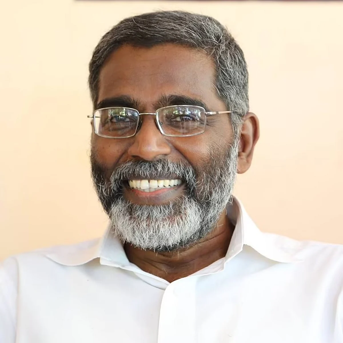 லுக்அவுட் நோட்டீஸ் நிறுத்தி வைப்பு: சுப.உதயகுமார் வெளிநாடு செல்ல அனுமதி