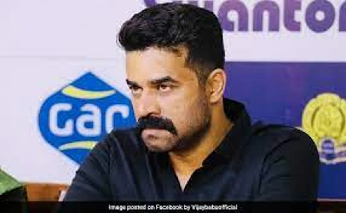 மன்னிப்புக் கேட்டார்... யாரிடமும் சொல்ல வேண்டாம் என்றார்
- நடிகர் மீது மேலும் ஒரு பெண் பாலியல் புகார்!