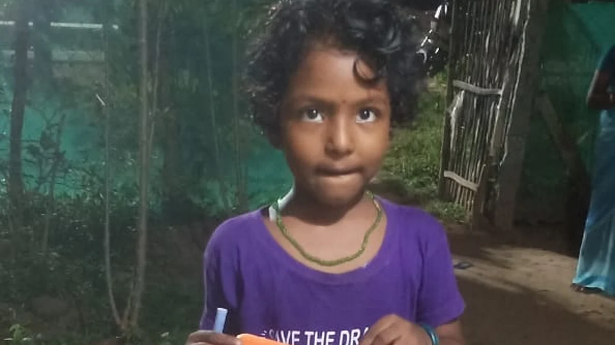 `ஆனந்தத்தில் அவளை அள்ளி அணைத்துக் கொண்டேன்'- 1-ம் வகுப்பு மாணவி சஞ்சனா குறித்து நெகிழும் ஆசிரியர்
