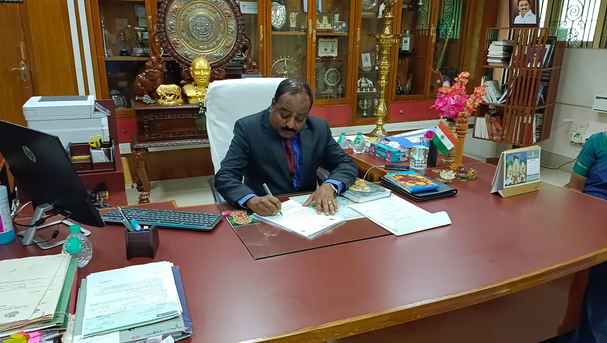 மதுரை காமராஜர் பல்கலை
துணைவேந்தர் பொறுப்பேற்பு!