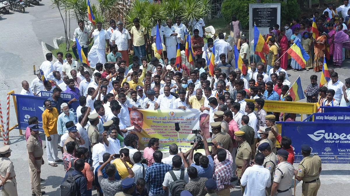 `திட்டங்களை விரைந்து முடிக்கவும்'- மத்திய அரசுக்கு எதிராக போராடிய பாமக