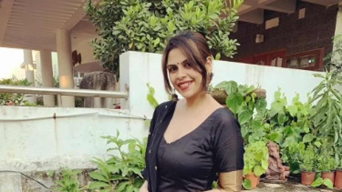 `ஆபாச வீடியோக்கள் அனுப்பி தொந்தரவு செய்கிறார்கள்'- நடிகரின் மனைவி கொந்தளிப்பு