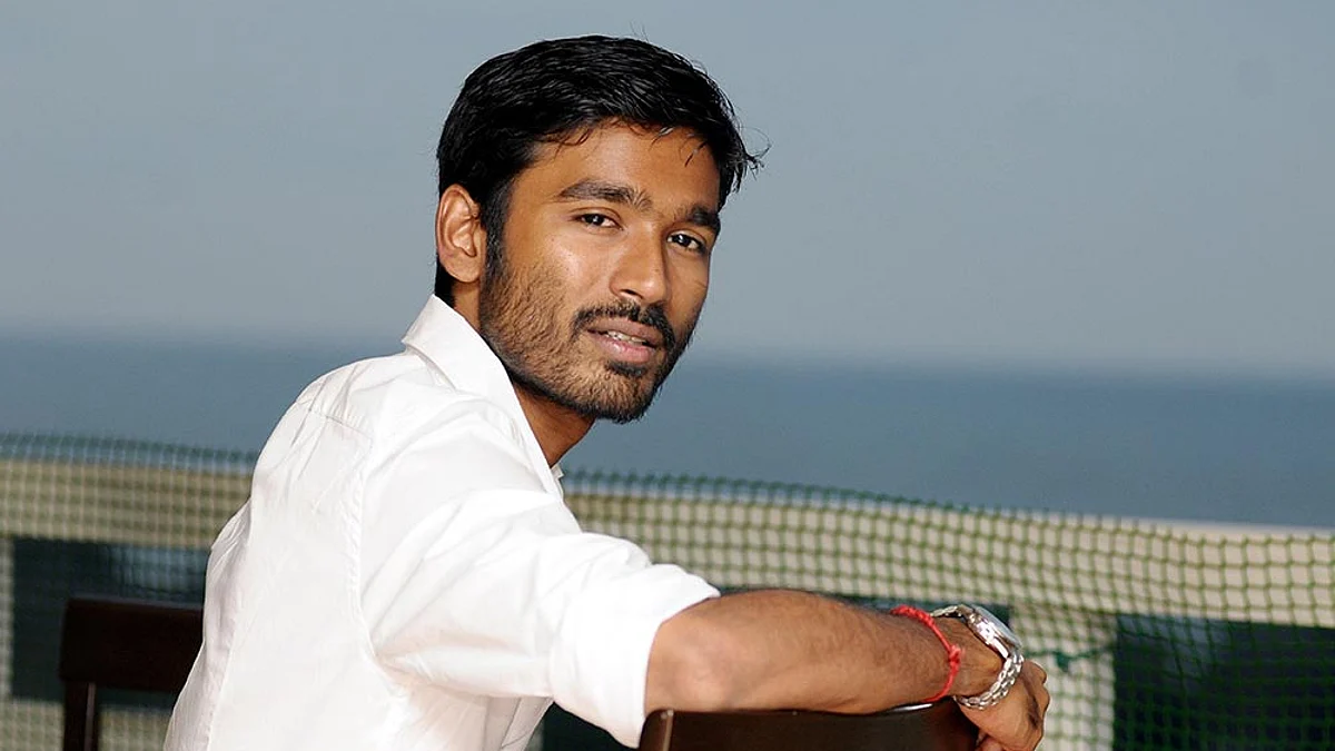 அரசியல் கதையில் நடிக்கிறாரா தனுஷ்?
