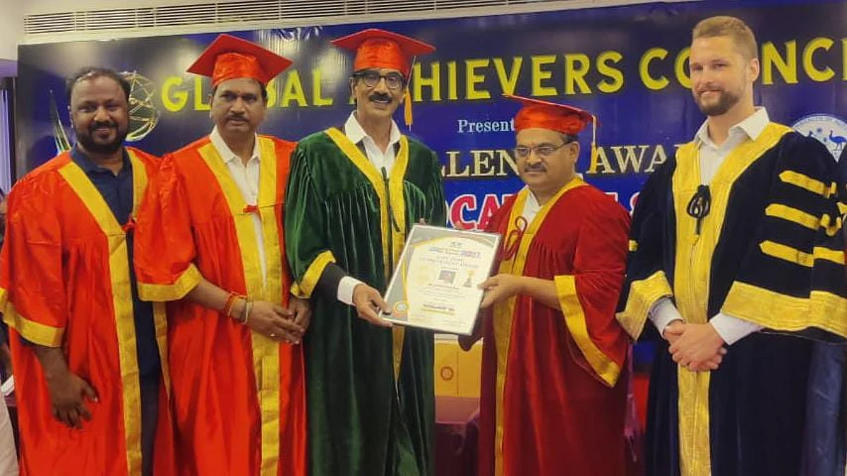 நடிகர் மனோபாலா, பூச்சி முருகனுக்கு டாக்டர் பட்டம்