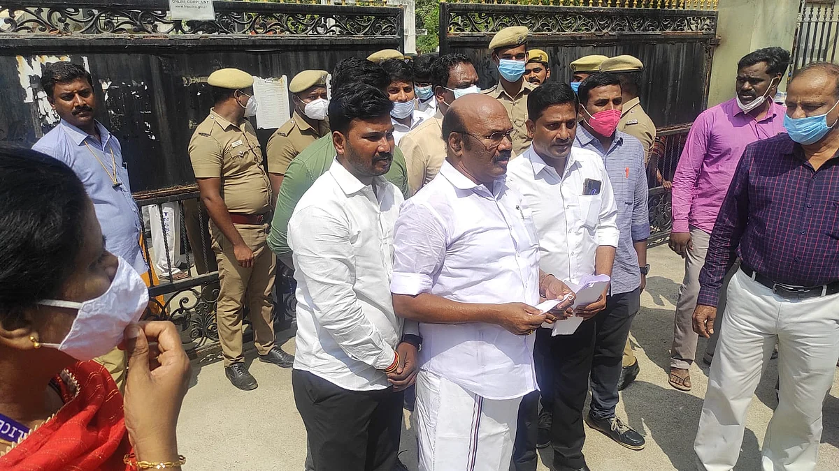 `இந்தியை எந்த விதத்திலும் நுழைய விடமாட்டோம்'