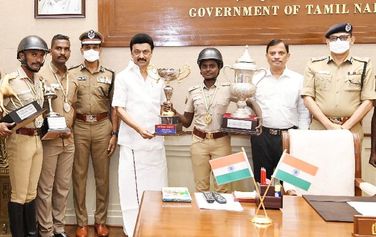 சாதித்த தமிழக போலீஸ்... காத்திருக்கும் பண பரிசு மழை