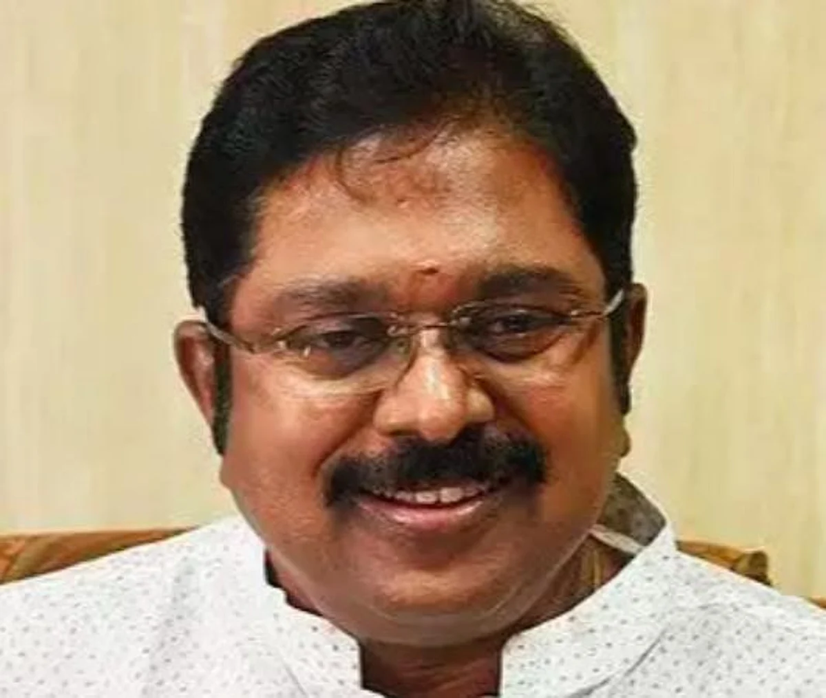வேதாந்தாவிற்கு தமிழக அரசு அனுமதியா?:சந்தேகத்தைக் கிளப்பும் டிடிவி!