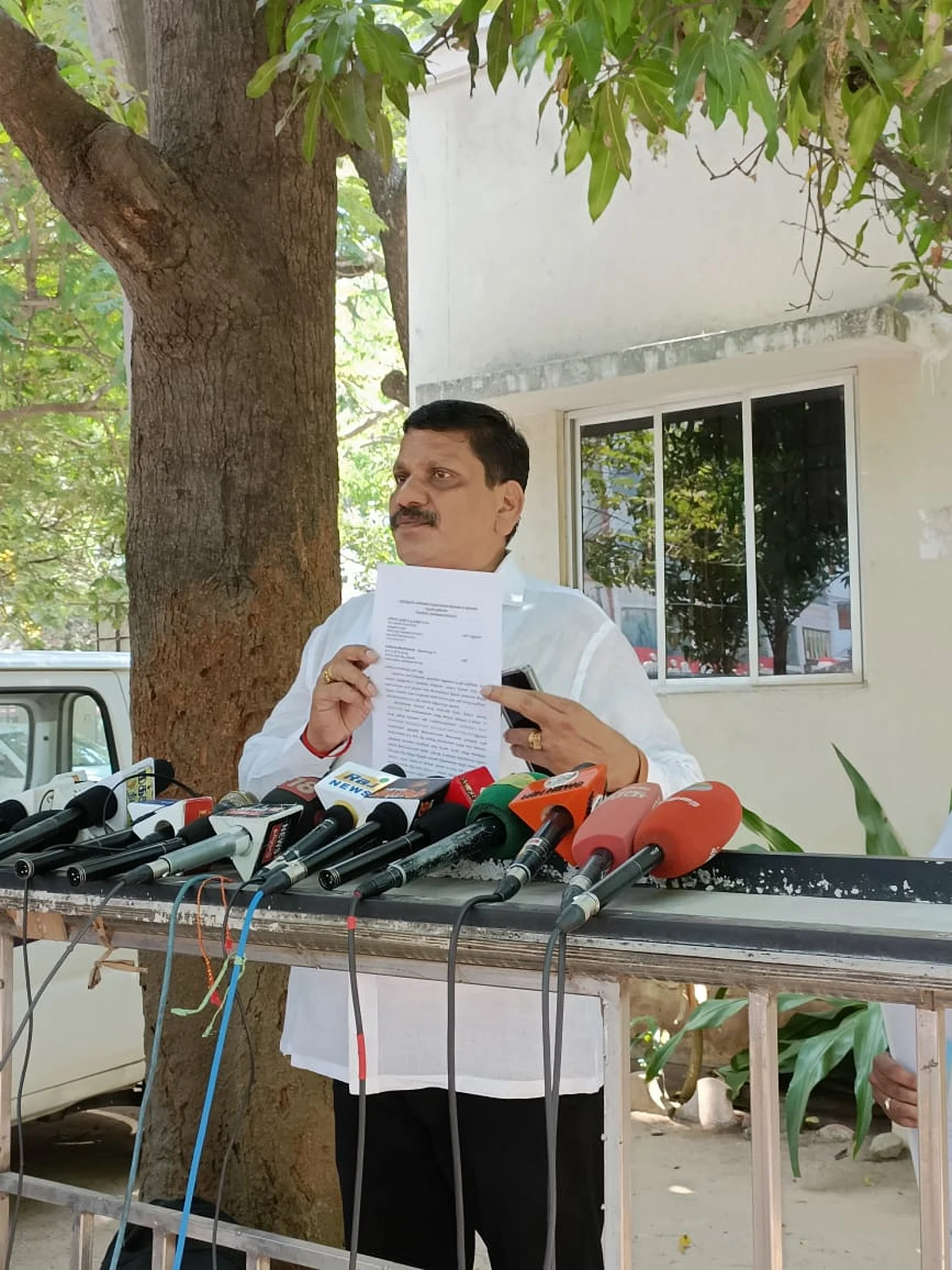 `இளையராஜாவை சாதி ரீ தியாக பேசிய ஈ.வி.கே.எஸ்.இளங்கோவன் மீது வழக்கு பதியணும்'