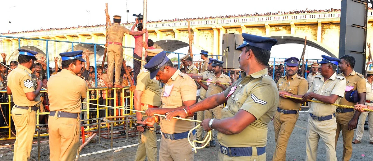 சித்திரைத் திருவிழா வரலாற்றிலே முதல் முறையாக நெரிசல் விபத்து
