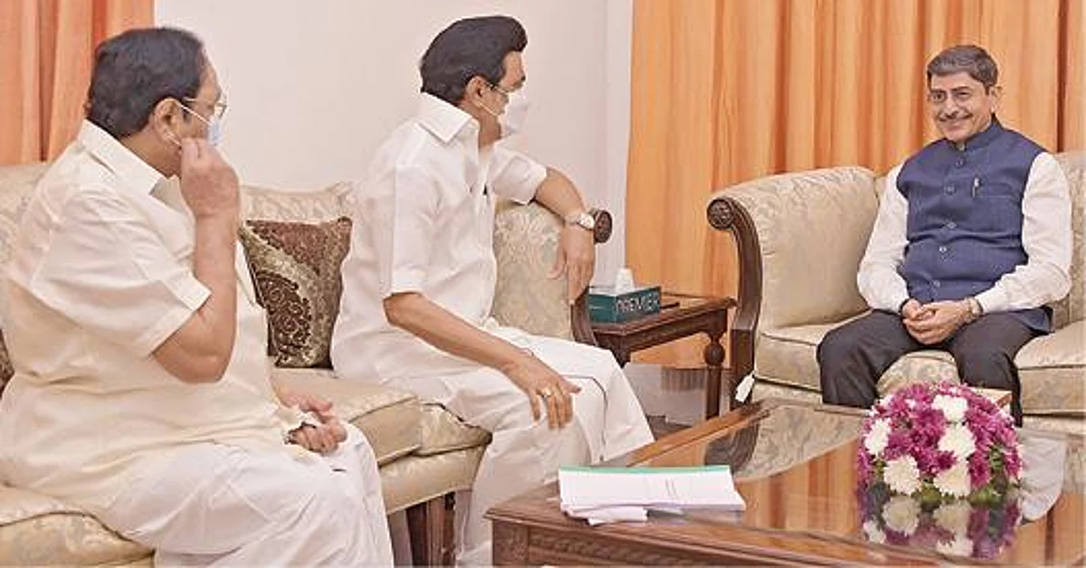 வலுக்கும் எதிர்ப்பால் பின்வாங்குகிறாரா தமிழக ஆளுநர்?