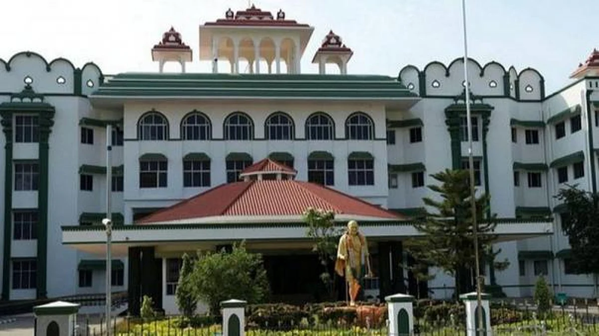 தமிழிசை பெயர் திடீர் நீக்கம்: தூத்துக்குடி மாணவி சோபியா வழக்கில் திருப்பம்!
