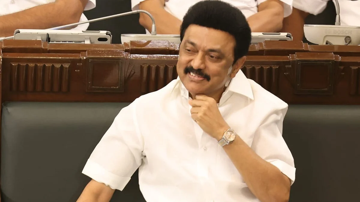 அதிகாரிகள் சொல்படி ஆட்சி நடத்துகிறாரா ஸ்டாலின்?