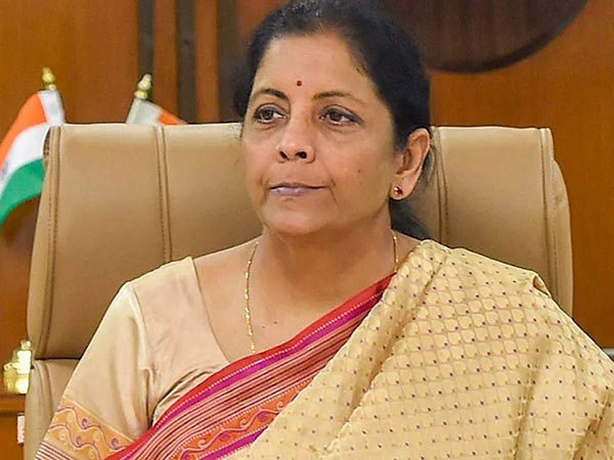 `கழிசடை' என்ற குருமூர்த்தியை கண்டியுங்கள்'- நிர்மலா சீதாராமனுக்கு சு.வெங்கடேசன் ஆவேச கடிதம்