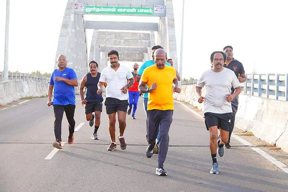 ஆய்வுக்கு வந்த இடத்தில் 10 கிலோ மீட்டர் ஓட்டம்!- ஆச்சரியமூட்டிய அமைச்சர்கள்