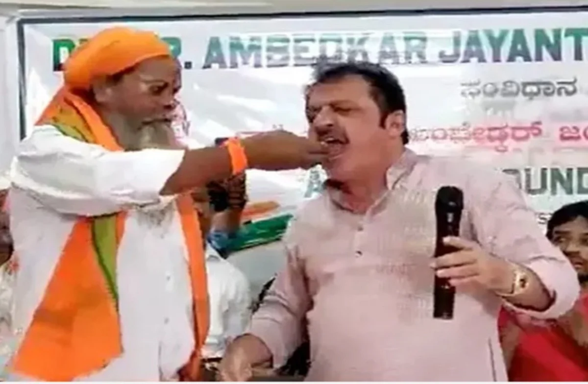 ‘உங்கள் வாயில் உள்ள ஸ்வீட்டை எனக்கு ஊட்டுங்கள்’:
கூட்டத்தில் இருந்தவர்களை நெகிழ வைத்த எம்எல்ஏ!