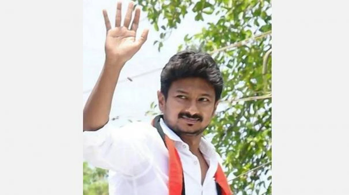 ஆளுநர் ஒரு போஸ்ட்மேன் தான் -வெளுத்து வாங்கிய உதயநிதி!