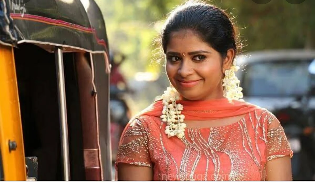 ‘தாய்மை எனும் வரம்’ - மகிழ்ச்சியில் திளைக்கும் மதுமிதா!