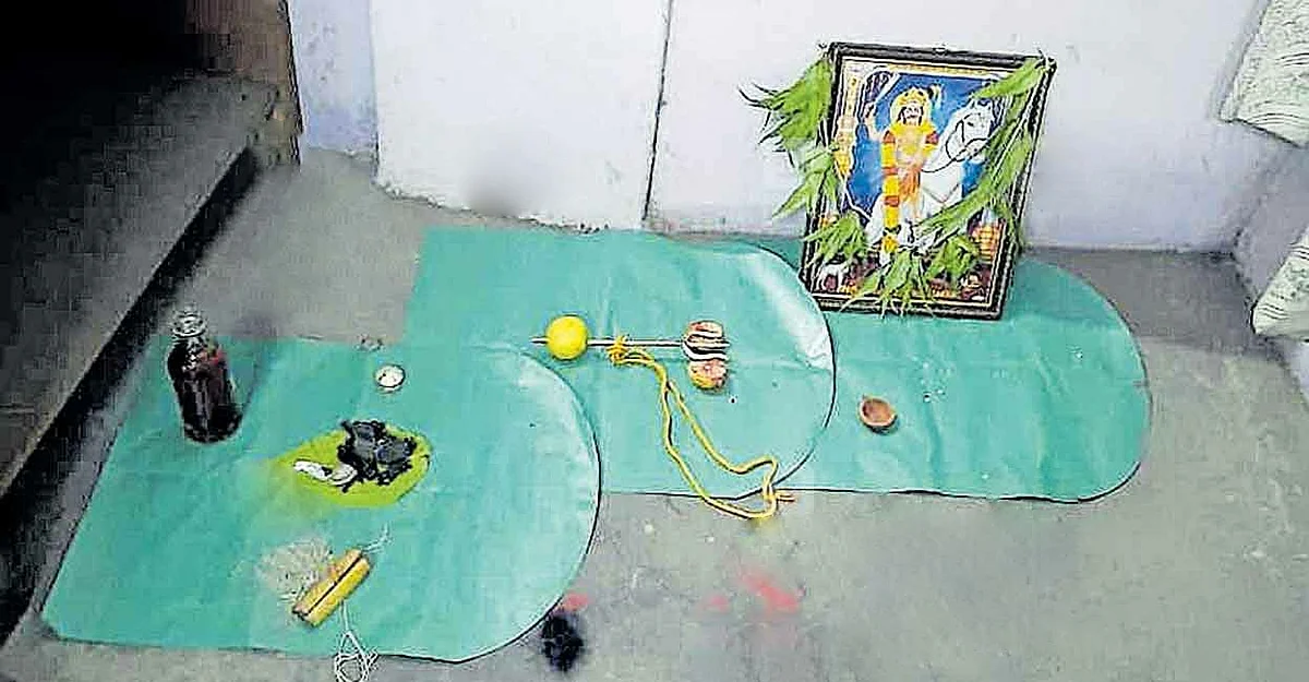 நள்ளிரவில் கருப்பசாமிக்கு கொள்ளையர்கள் பூஜை... நகை, பணம் அபேஸ்: அதிர்ந்துபோன நிதி நிறுவன உரிமையாளர்