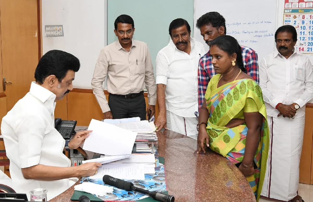 திருச்சி மாநகராட்சி அலுவலகத்தில் முதல்வர் அதிரடி ஆய்வு: அதிகாரிகளிடம் சரமாரி கேள்வி