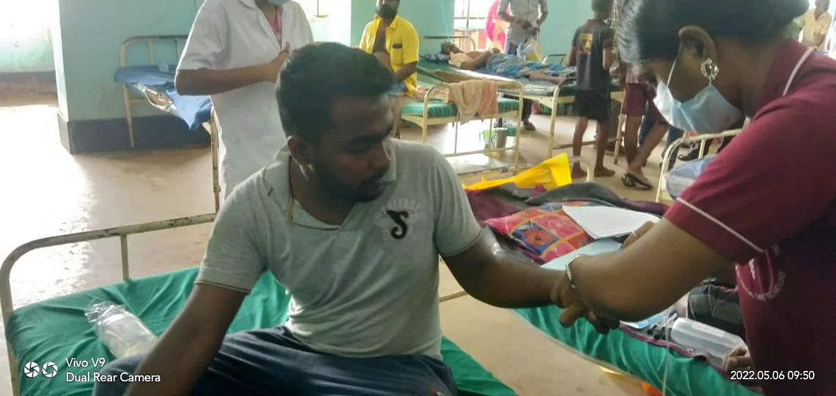 சாப்பிட்ட சில நிமிடங்களில் மாணவர்கள் மயக்கம்: வினையான ஃபாஸ்ட் ஃபுட் கடையின் சிக்கன் ஷவர்மா