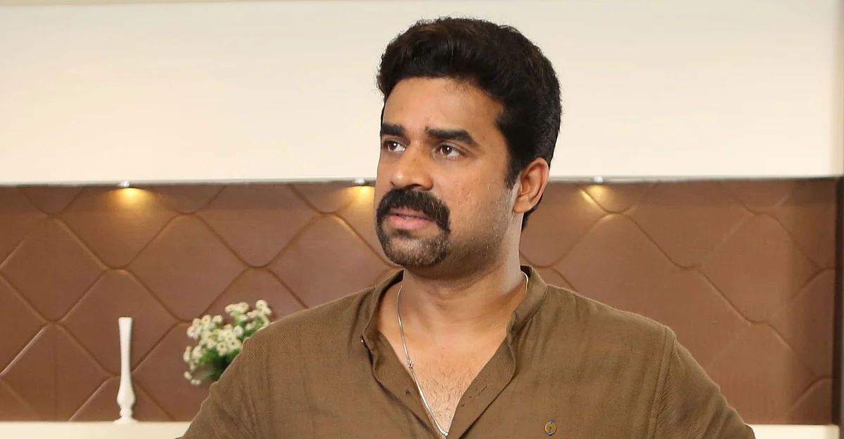 பாலியல் வழக்கில் தப்பியோடிய நடிகர் சரணடைய முடிவு!