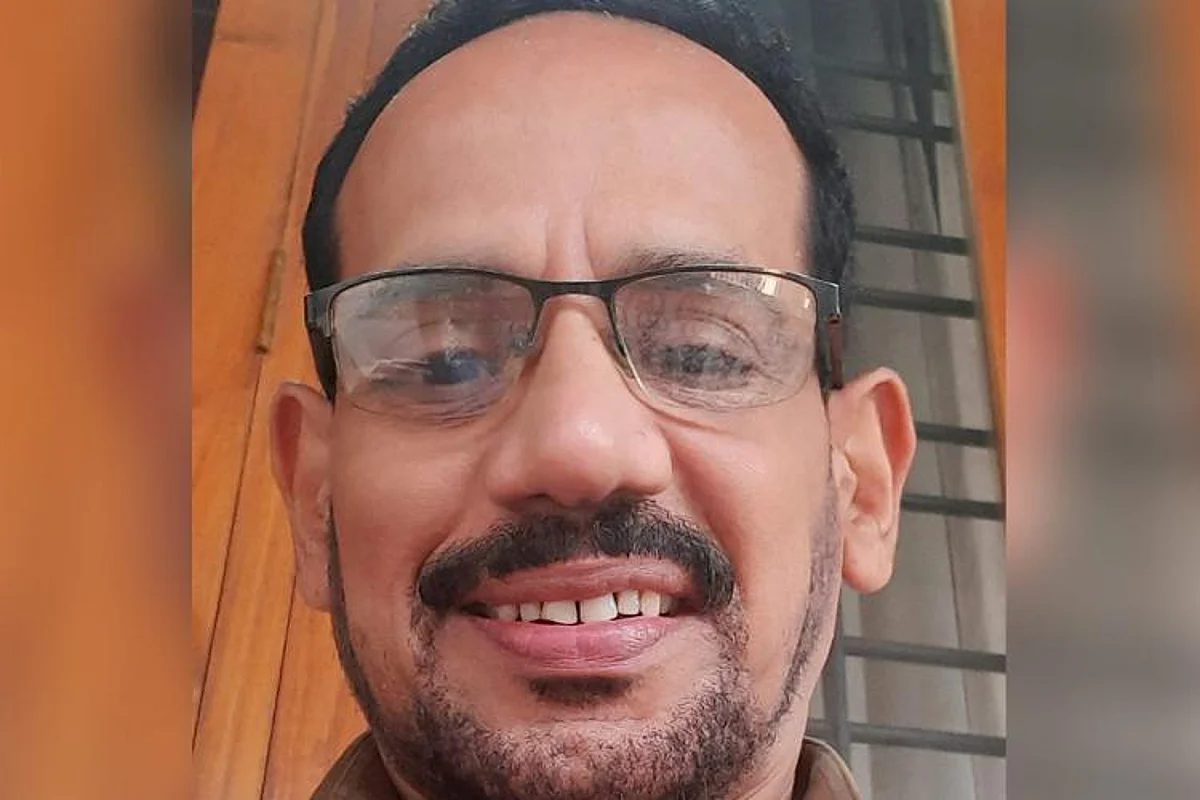 38 ஆண்டுகளாக பாலியல் தொல்லை: முகநூல் பதிவால் தலைமையாசிரியரை சிக்க வைத்த முன்னாள் மாணவிகள்