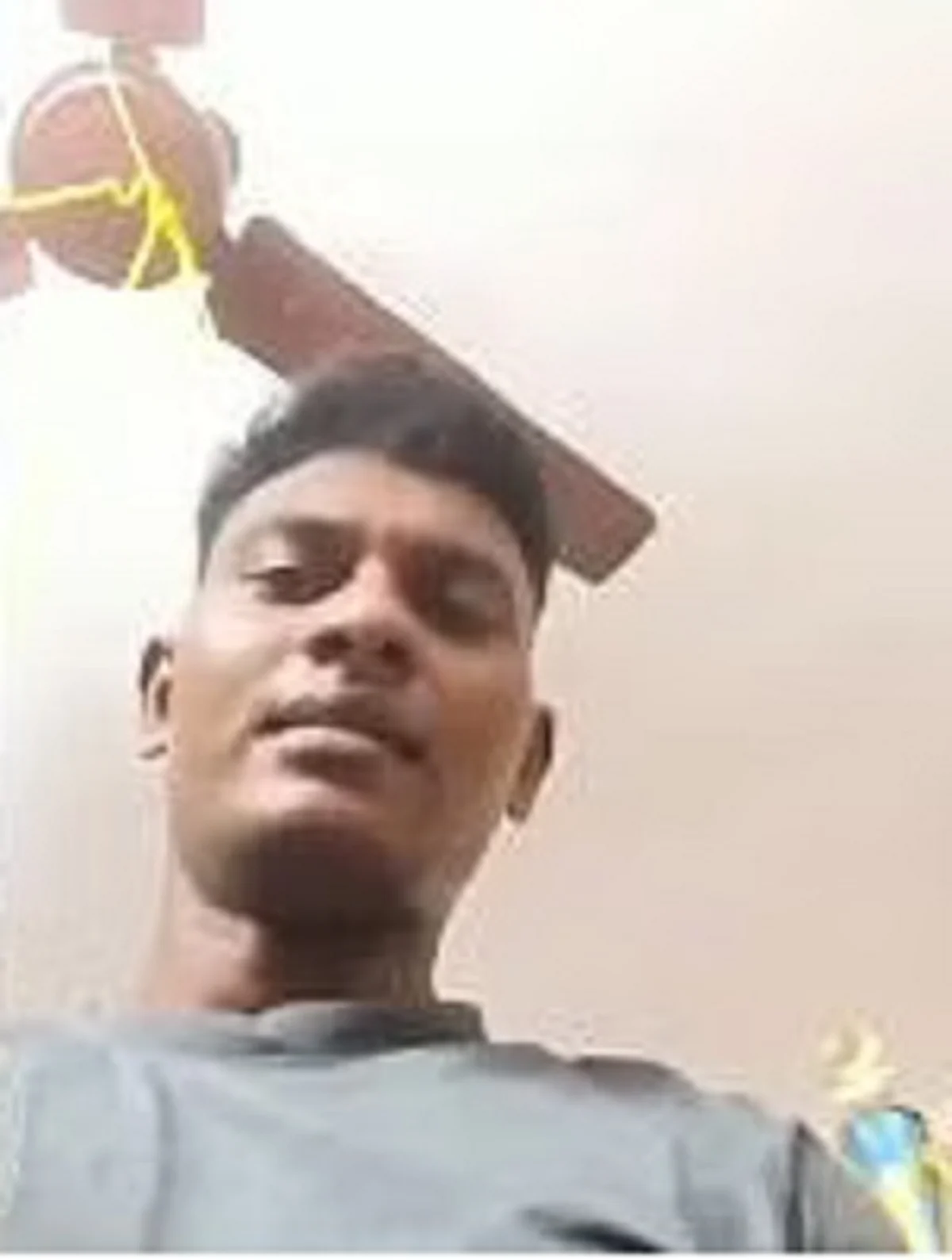 `தாலியைக் கழட்டும்போது நான் இருக்க மாட்டேன்'- காதல் மனைவிக்கு வீடியோ அனுப்பி உயிரை மாய்த்த கணவன்