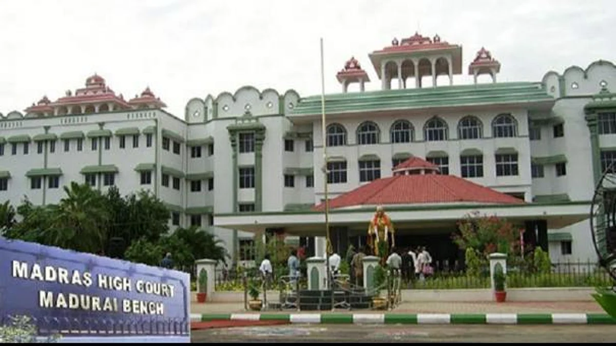 எஸ்.ஐக்கு 25 ஆயிரம் அபராதம்… மனித உரிமை ஆணைய உத்தரவுக்கு இடைக்காலத் தடை !