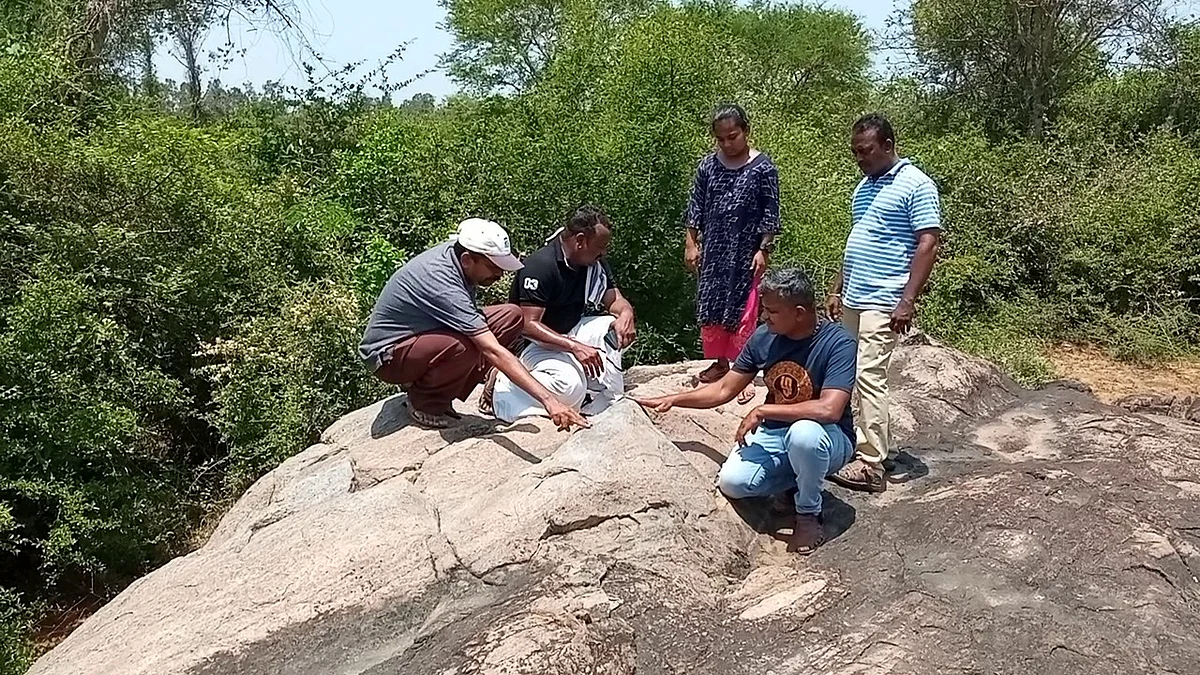 5000 ஆண்டுகள் பழமையான கற்குழிகள்: உத்திரமேரூர் பகுதியில் கண்டுபிடித்த வரலாற்று ஆய்வாளர்கள்!