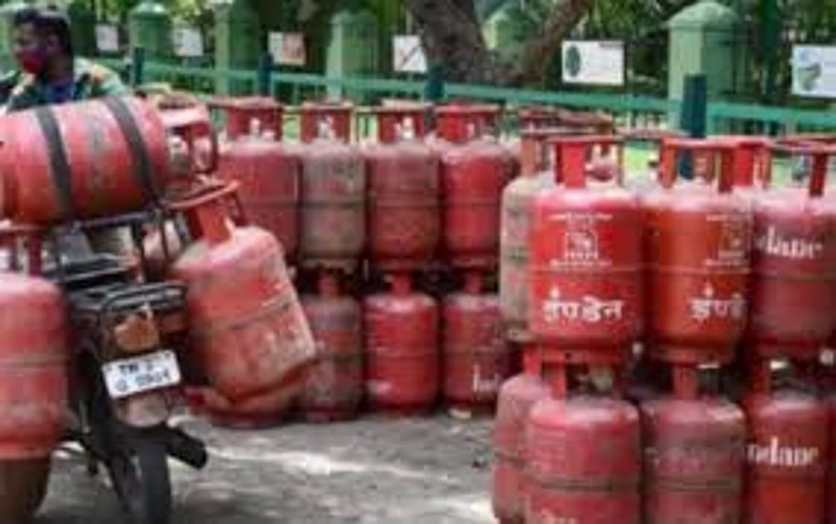 சத்தமில்லாமல் உயரும் சமையல் எரிவாயு விலை!- சமாளிக்குமா சாமானிய குடும்பங்கள்?