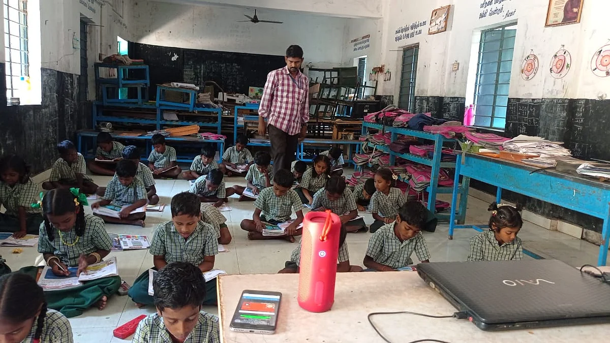 அரசுப் பள்ளி மாணவர்களுக்காக ஓர் இணைய வானொலி!